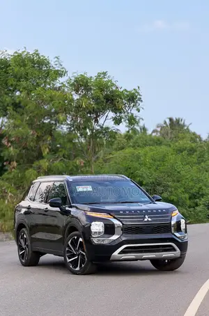 Mitsubishi Outlander 2023 Black