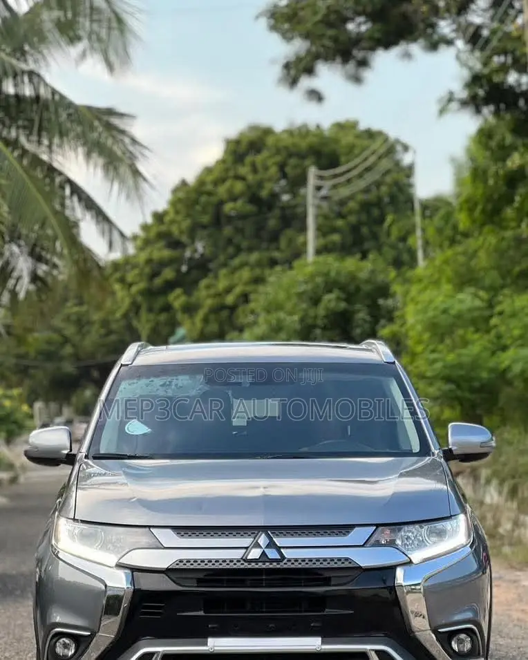 Mitsubishi Outlander 2020 Silver
