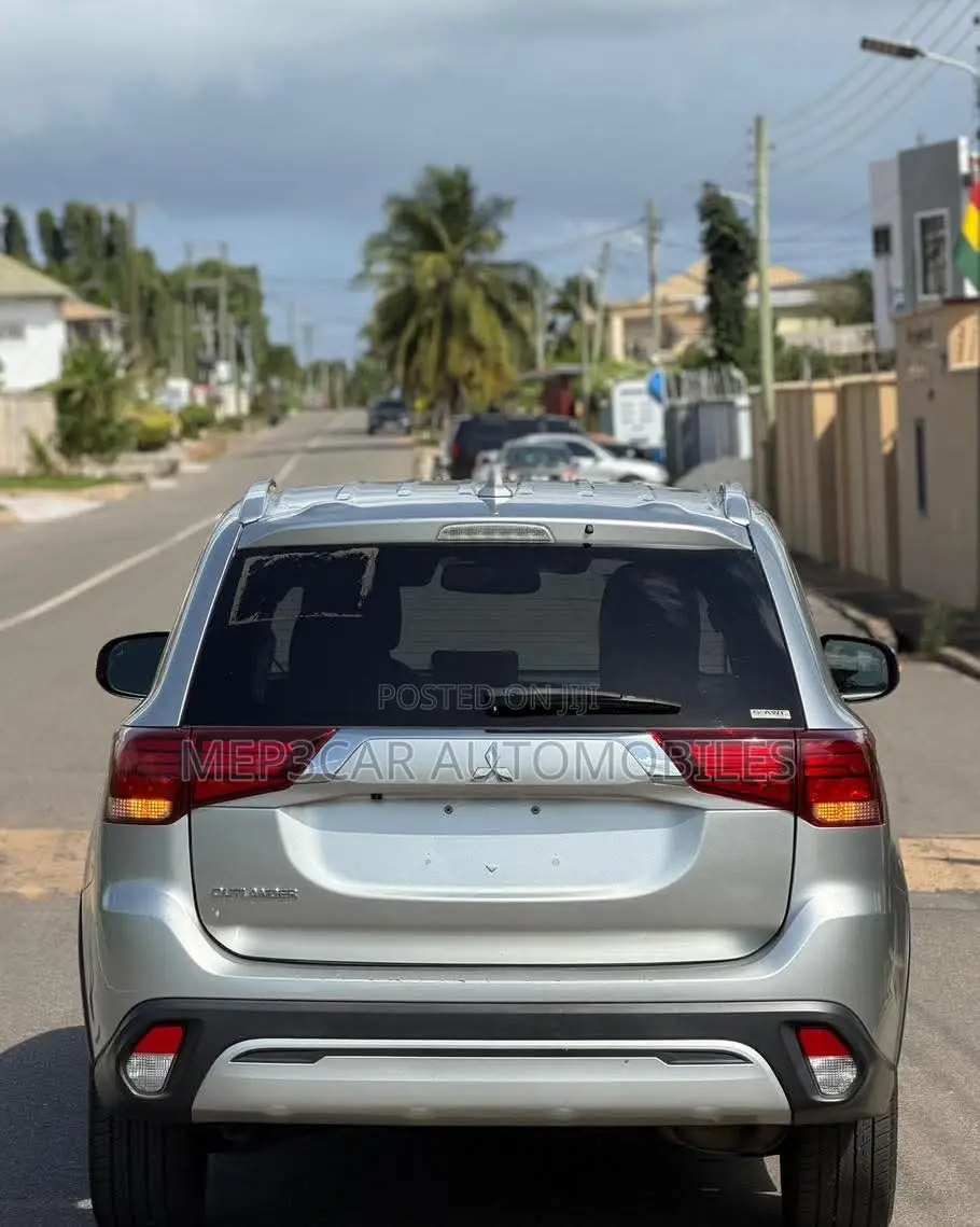Mitsubishi Outlander 2020 Silver