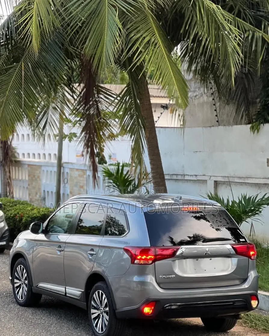Mitsubishi Outlander 2020 Silver