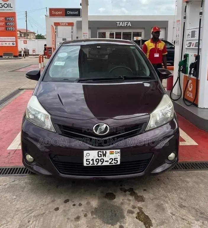 Toyota Vitz 2012