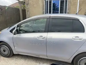 Toyota Vitz 1.3 AWD 3dr 2007 Silver