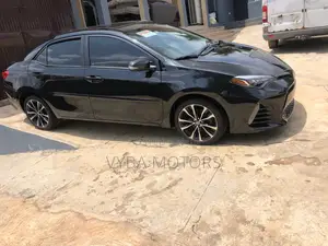 Toyota Corolla SE 4dr Sedan (1.8L 4cyl CVT) 2017 Black