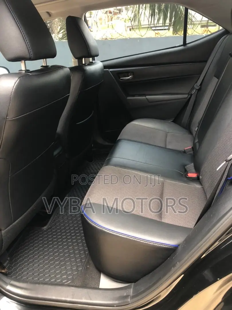 Toyota Corolla SE 4dr Sedan (1.8L 4cyl CVT) 2017 Black