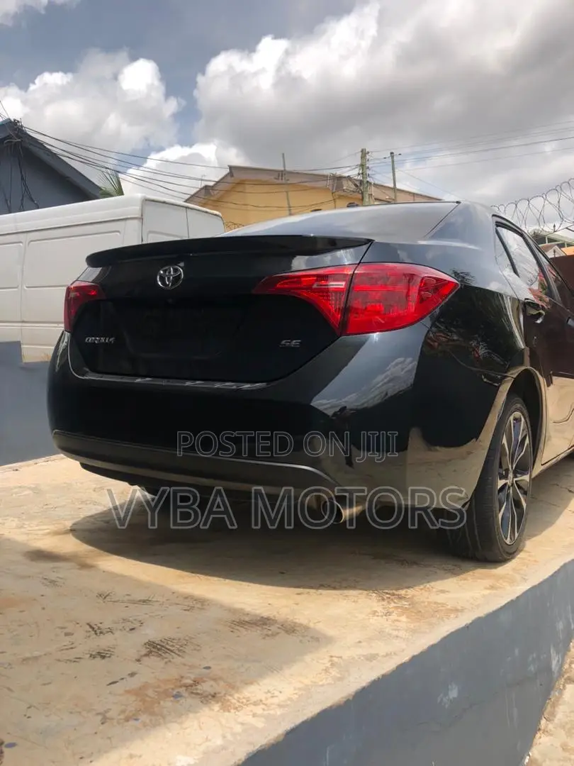 Toyota Corolla SE 4dr Sedan (1.8L 4cyl CVT) 2017 Black