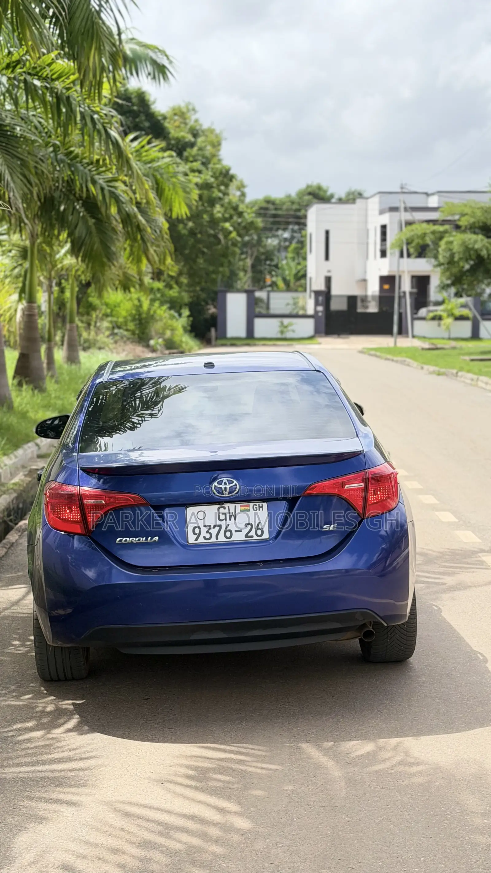 Toyota Corolla SE (1.8L 4cyl 2A) 2018 Blue
