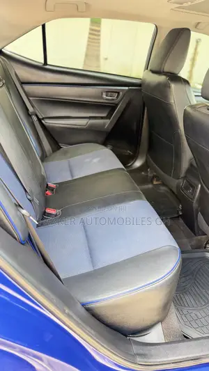 Toyota Corolla SE (1.8L 4cyl 2A) 2018 Blue