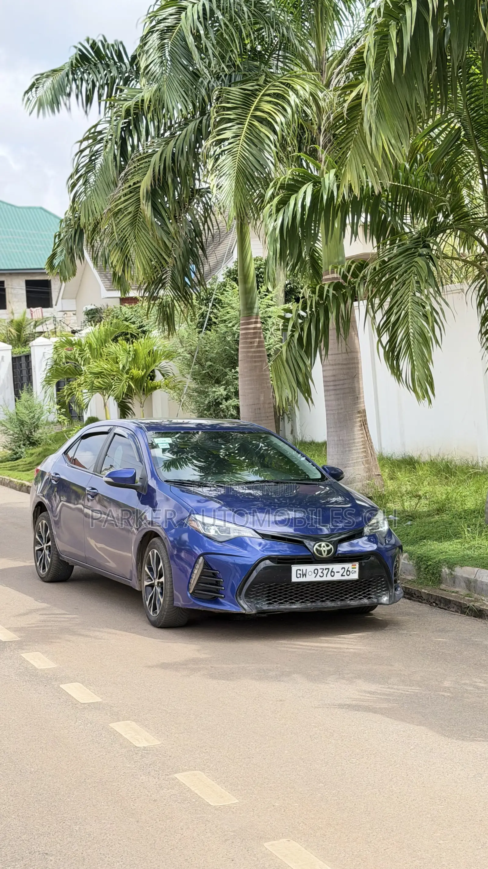 Toyota Corolla SE (1.8L 4cyl 2A) 2018 Blue