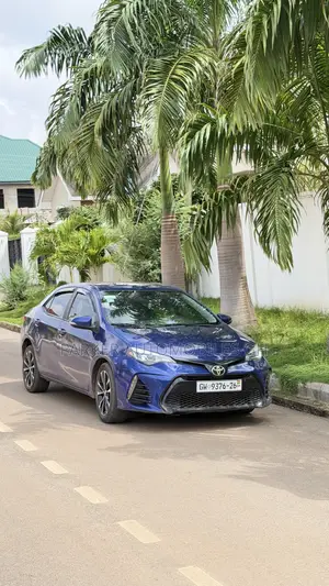 Toyota Corolla SE (1.8L 4cyl 2A) 2018 Blue