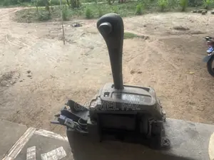 Toyota Corolla 110 Gear Box and Lever