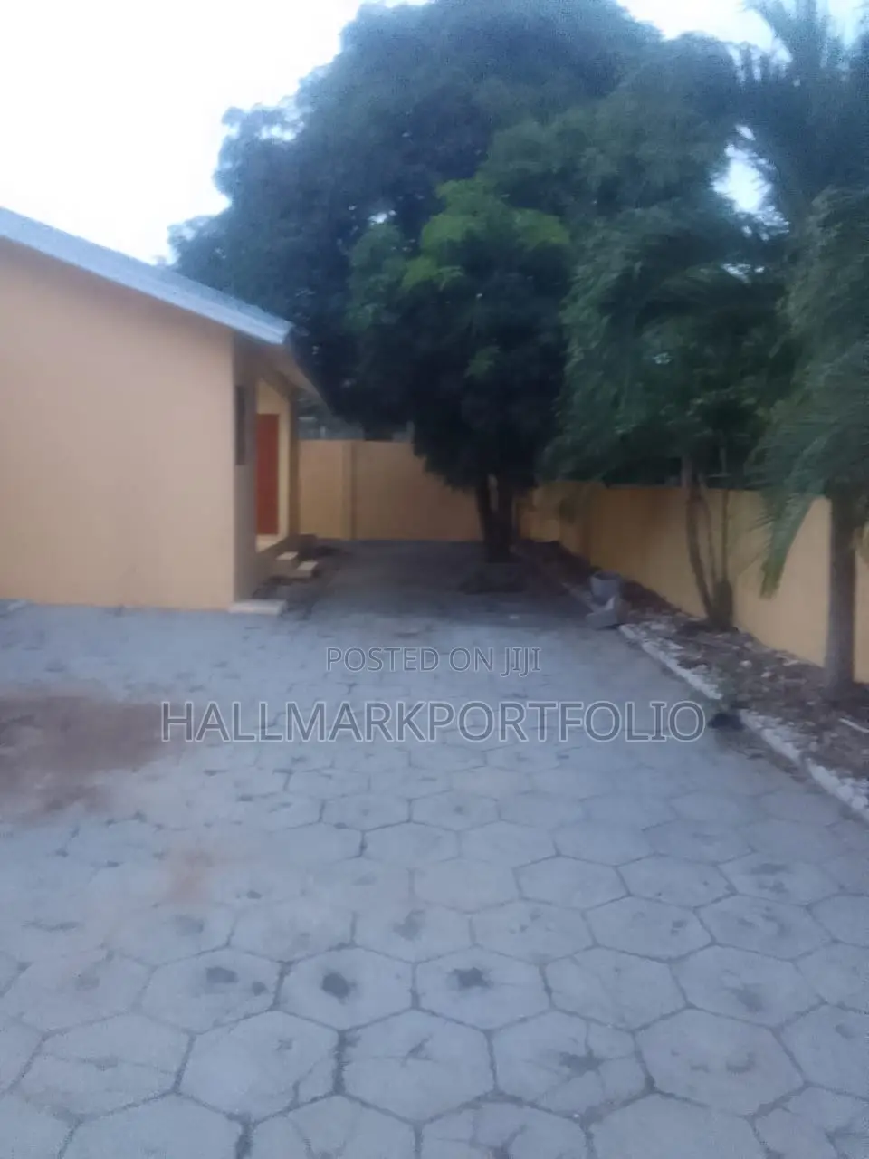 3bdrm House in Tema Community 25 for sale