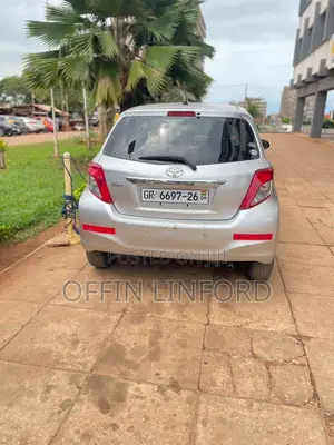 Toyota Vitz 1.3 FWD 3dr 2012 Ivory