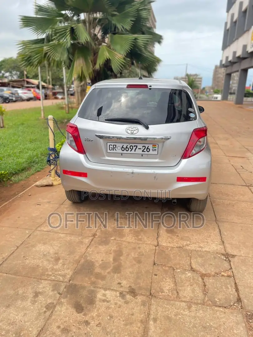 Toyota Vitz 1.3 FWD 3dr 2012 Ivory