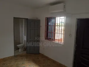 1bdrm Apartment in Items Property, School Junction for rent