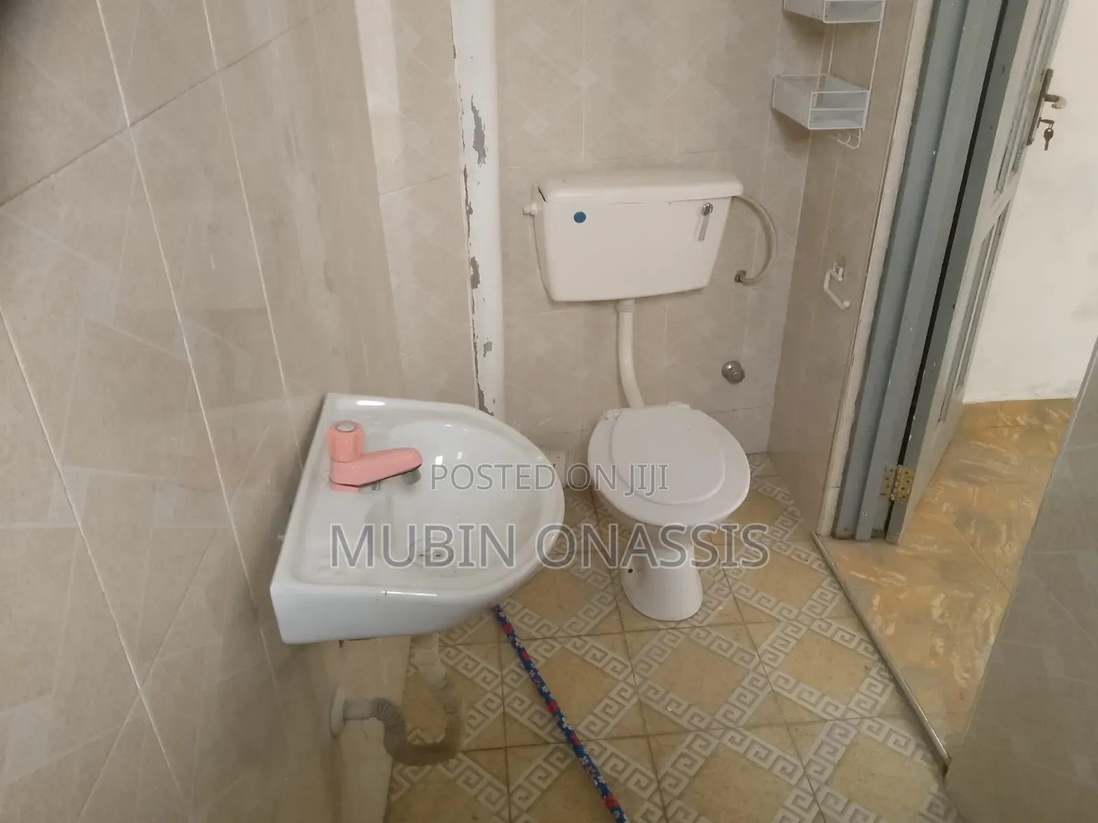 1bdrm Apartment in Items Property, School Junction for rent