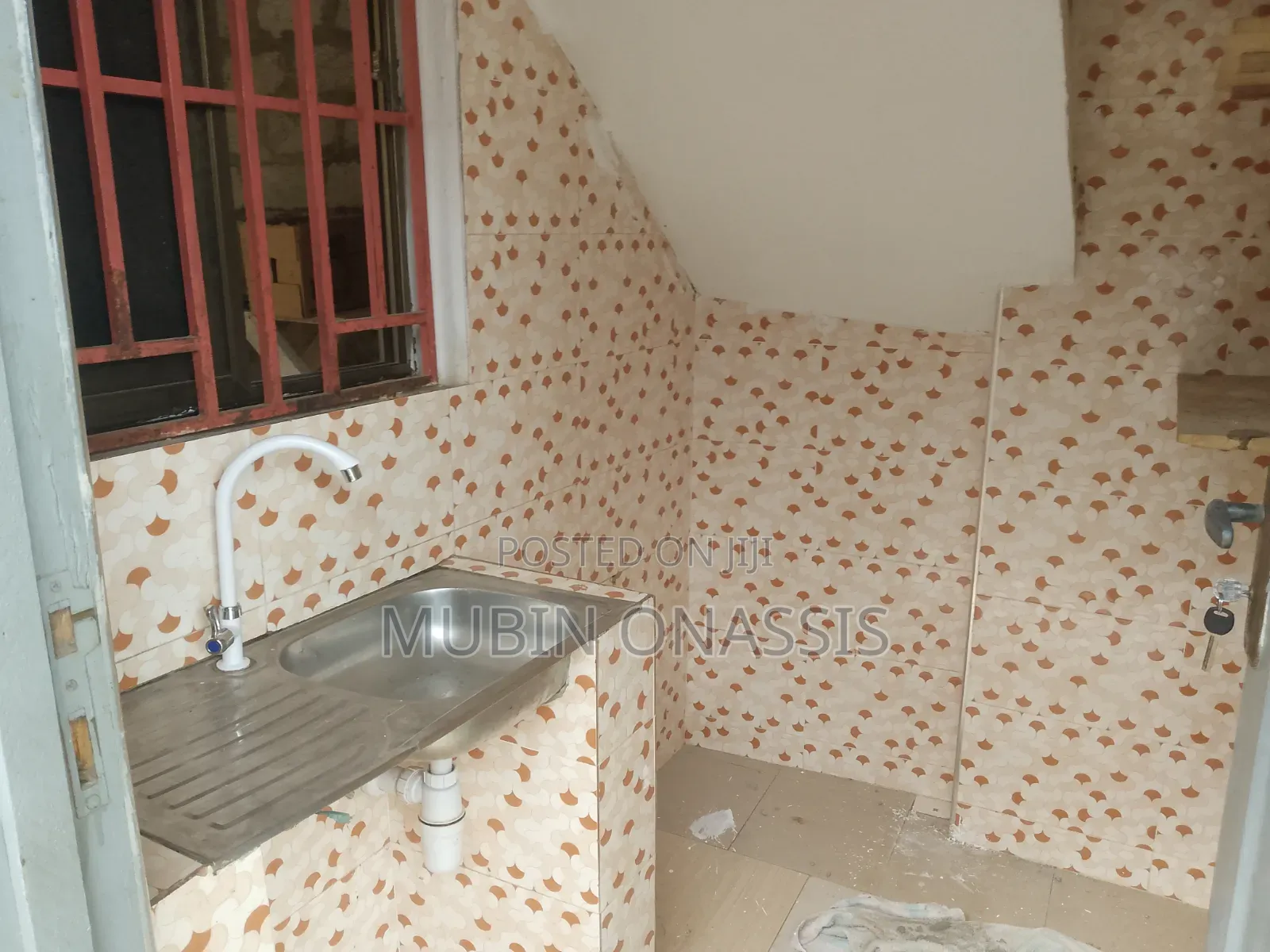 1bdrm Apartment in Items Property, School Junction for rent