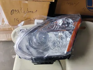 Nissan Rogue 2008/2009/2010/2011/2012/2013 Headlight