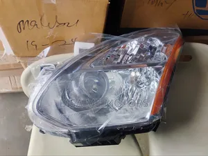 Nissan Rogue 2008/2009/2010/2011/2012/2013 Headlight