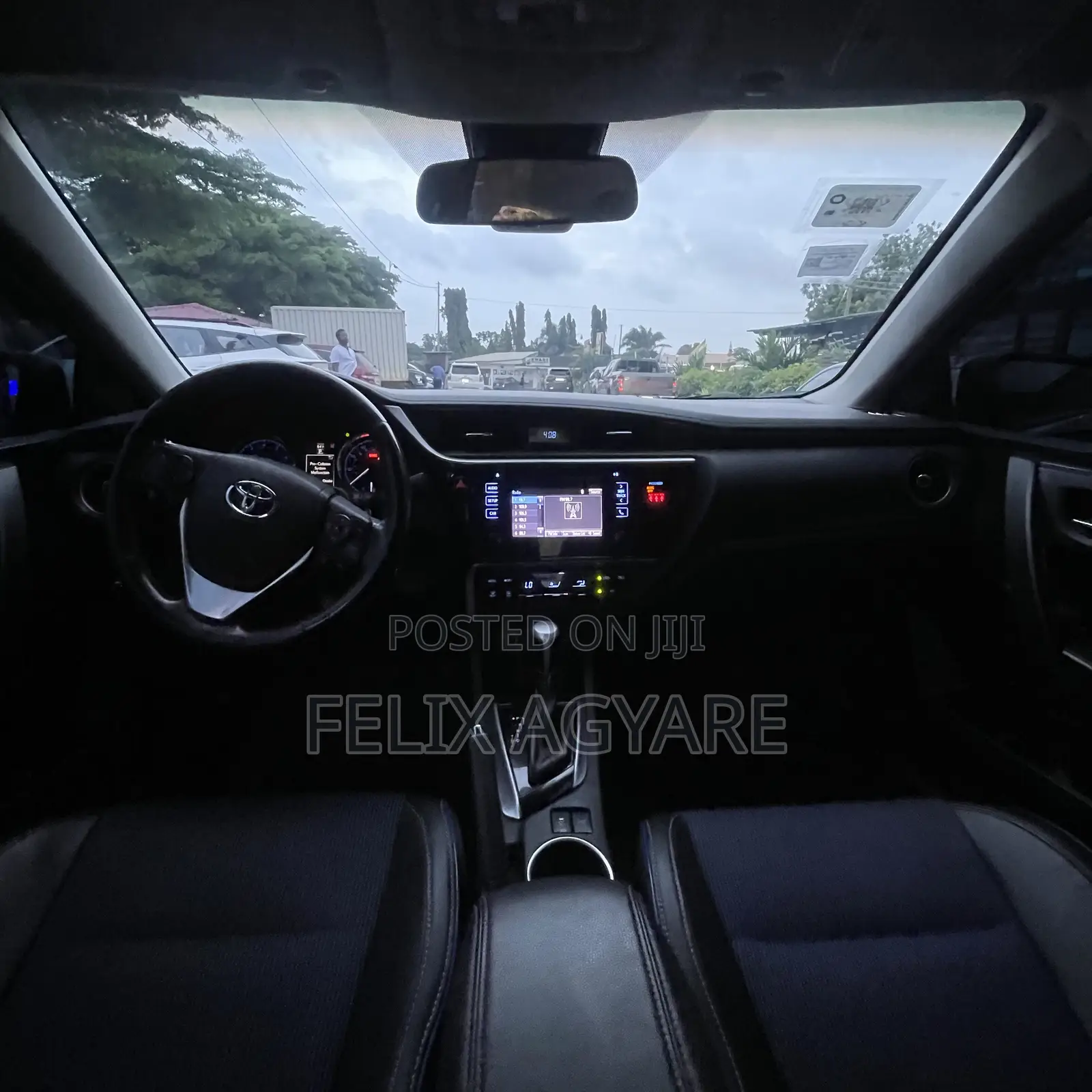 Toyota Corolla SE 4dr Sedan (1.8L 4cyl CVT) 2017 Silver