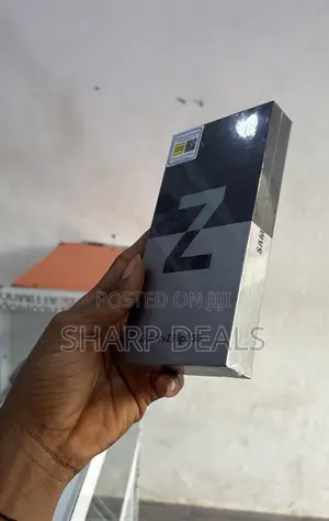 New Samsung Galaxy Z Flip3 5G 256 GB Black