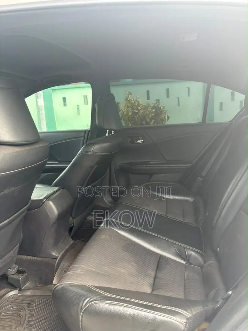 Honda Accord Sport 4dr Sedan FWD (2.4L 4cyl 2A) 2017 Off white