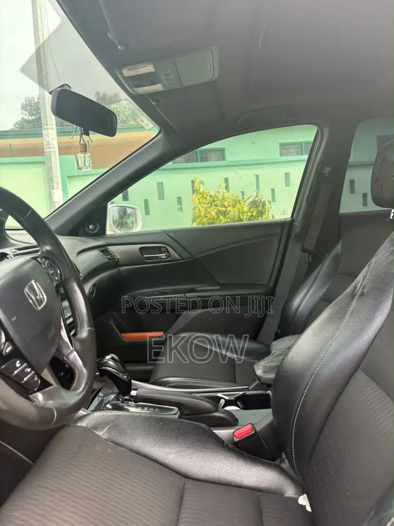 Honda Accord Sport 4dr Sedan FWD (2.4L 4cyl 2A) 2017 Off white