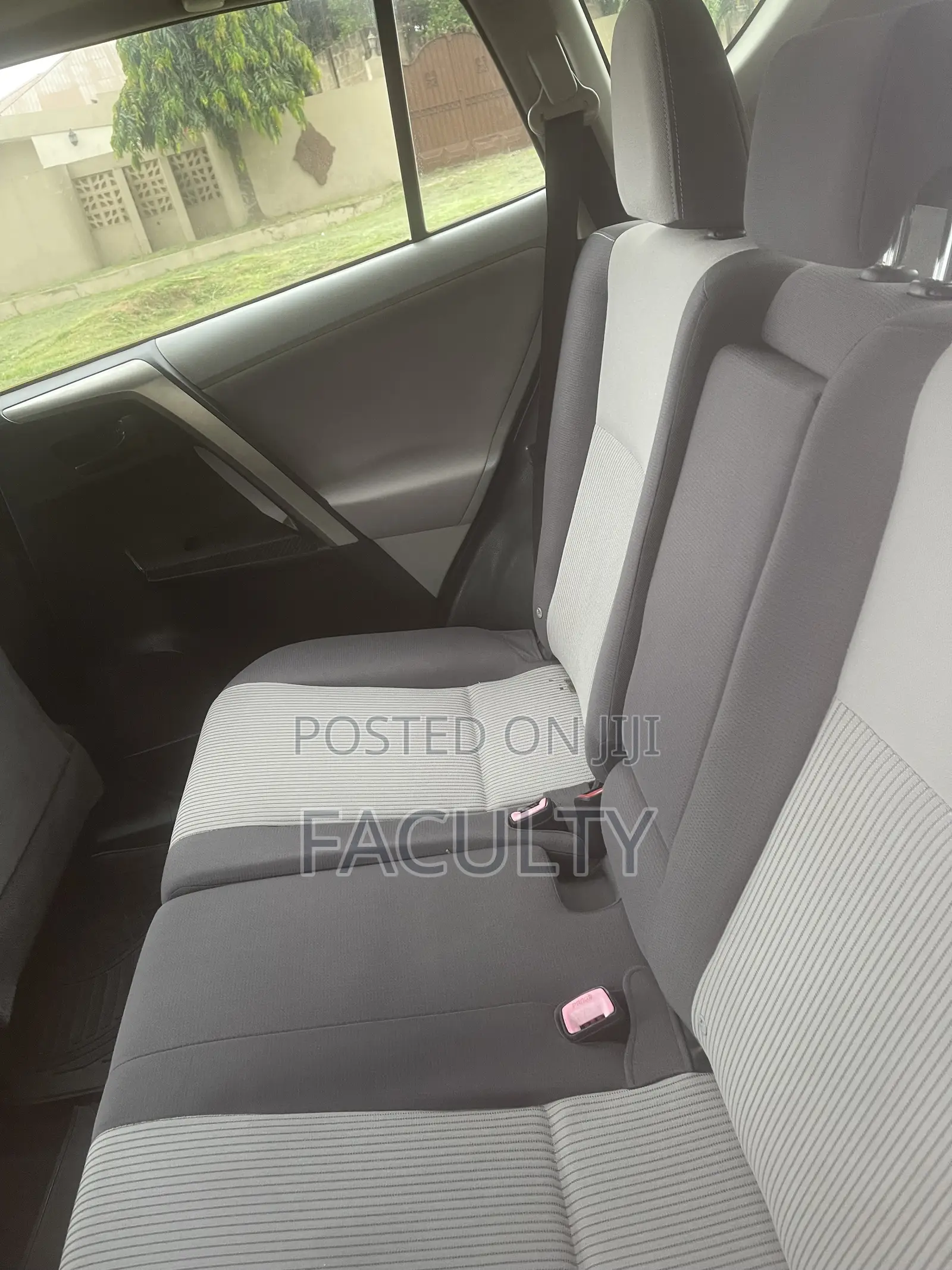 Toyota RAV4 LE 4dr SUV (2.5L 4cyl 6A) 2014 Gray