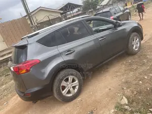 Toyota RAV4 LE 4dr SUV (2.5L 4cyl 6A) 2014 Gray
