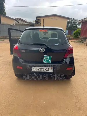 Toyota Vitz 1.3 AWD 5dr 2010 Black