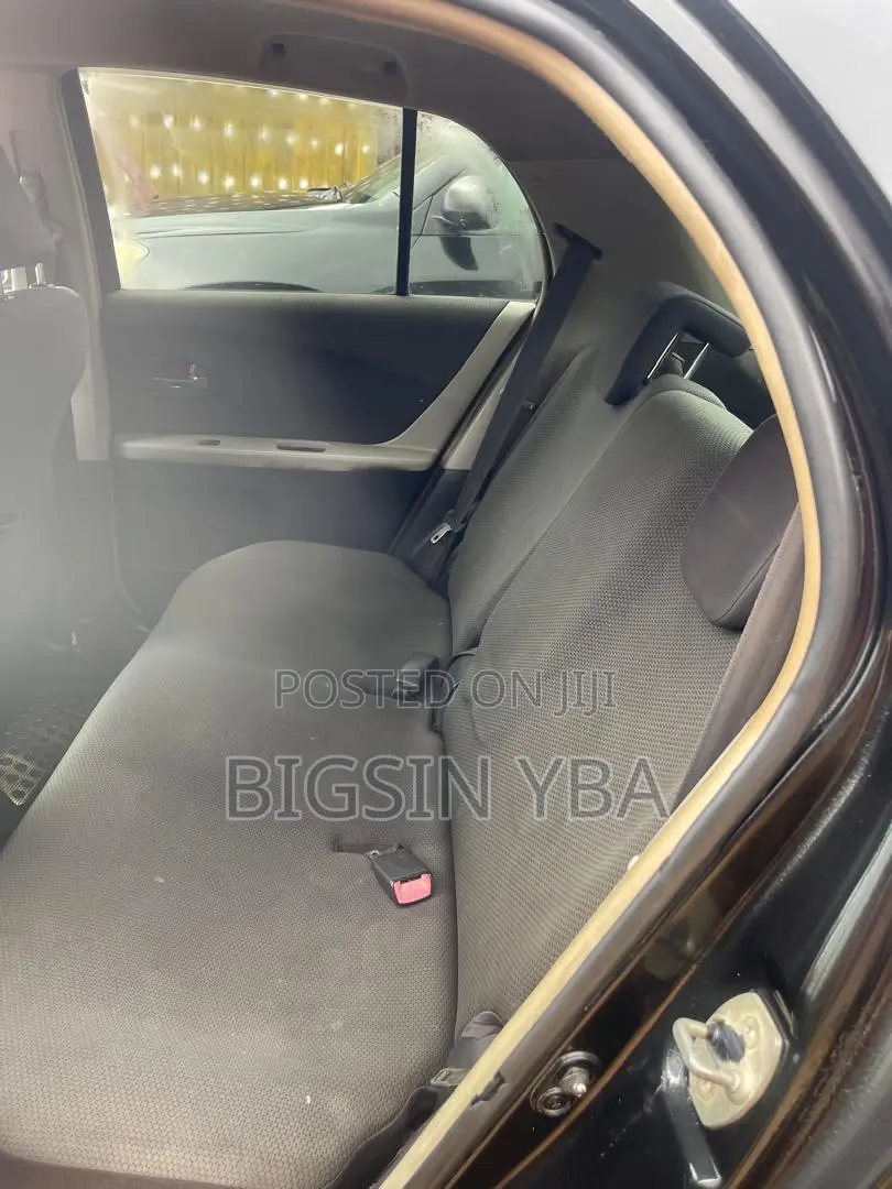 Toyota Vitz 1.3 AWD 5dr 2010 Black