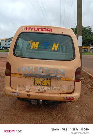 Hyundai H200 1999 Yellow