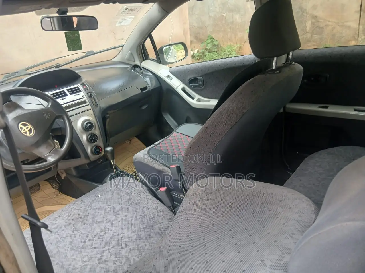Toyota Vitz 1.0 FWD 3dr 2010 Silver