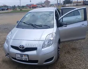 Toyota Vitz 1.0 FWD 3dr 2010 Silver