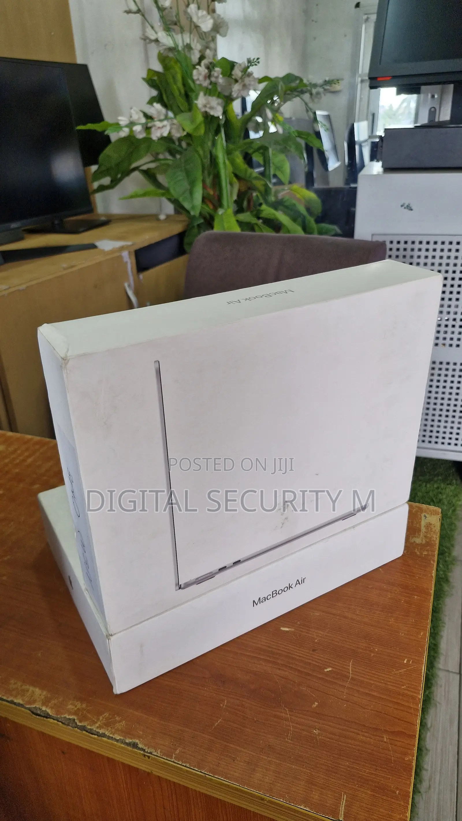 New Laptop Apple MacBook Air 16GB Apple M4 SSD 256GB