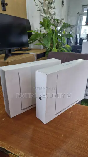 New Laptop Apple MacBook Air 16GB Apple M4 SSD 256GB