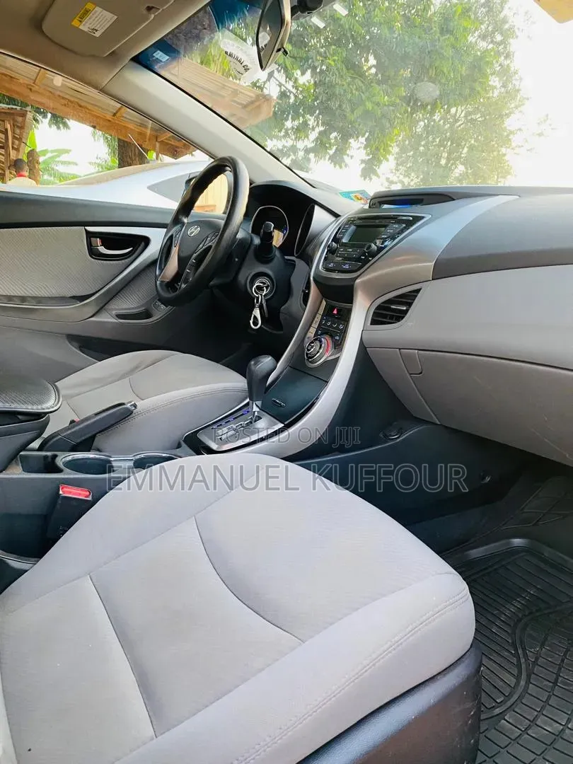 Hyundai Elantra Limited Sedan FWD (1.8L 4cyl 6A) 2016 Black