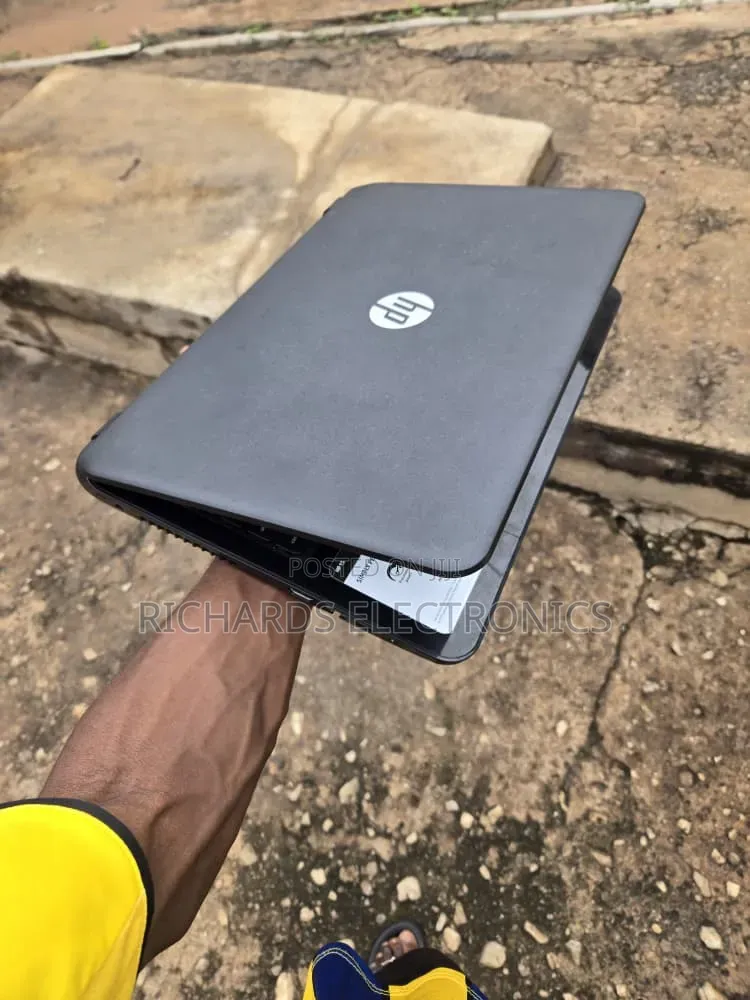 Laptop HP Pavilion 15 4GB AMD A6 HDD 1T