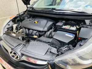 Hyundai Elantra Limited Sedan FWD (1.8L 4cyl 6A) 2016 Black