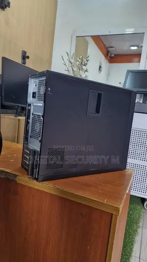 Desktop Computer Dell Precision 3000 8GB Intel Core i5 HDD 1T