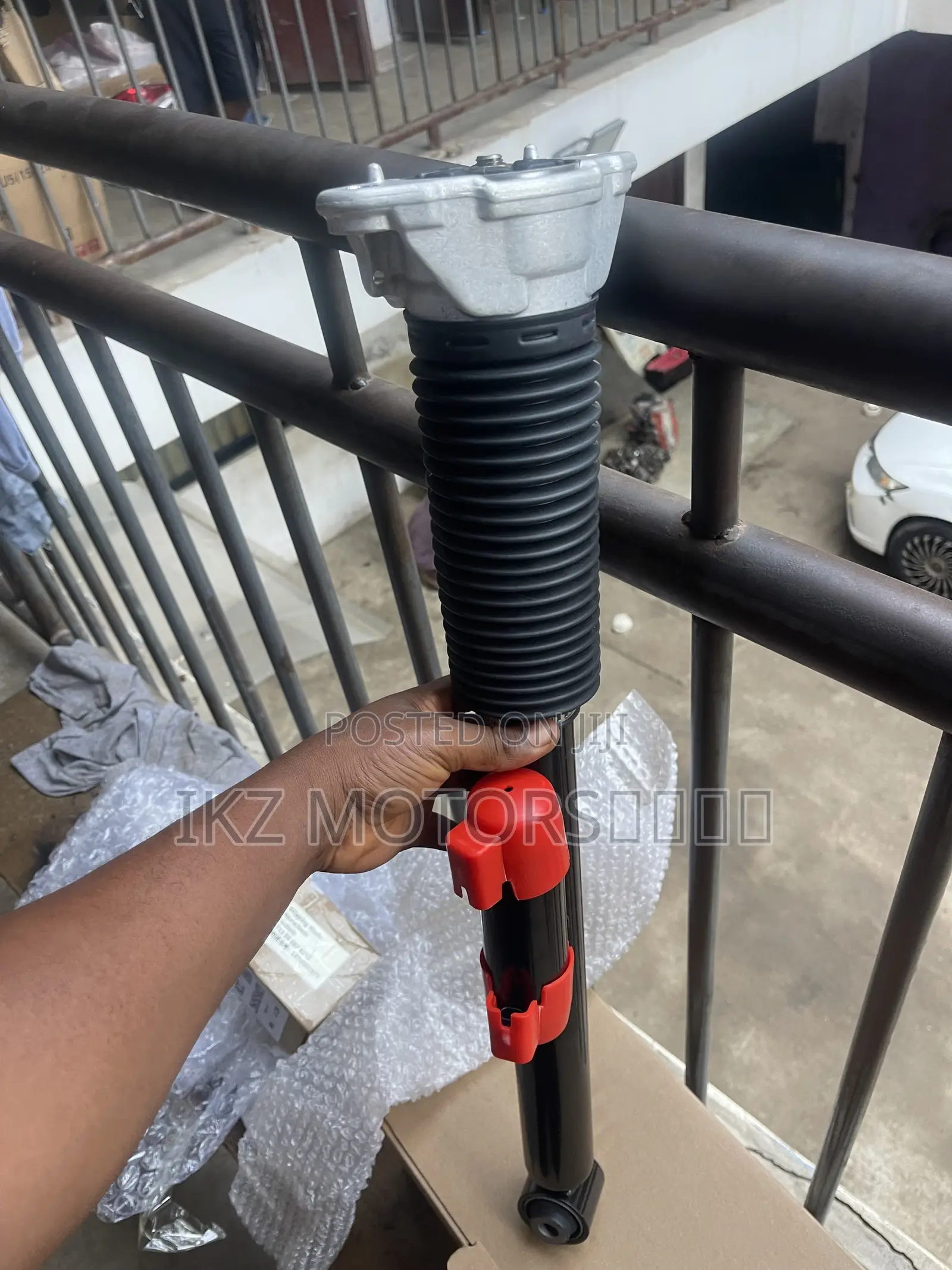 Range Rover 2024-2025 Back Shocks