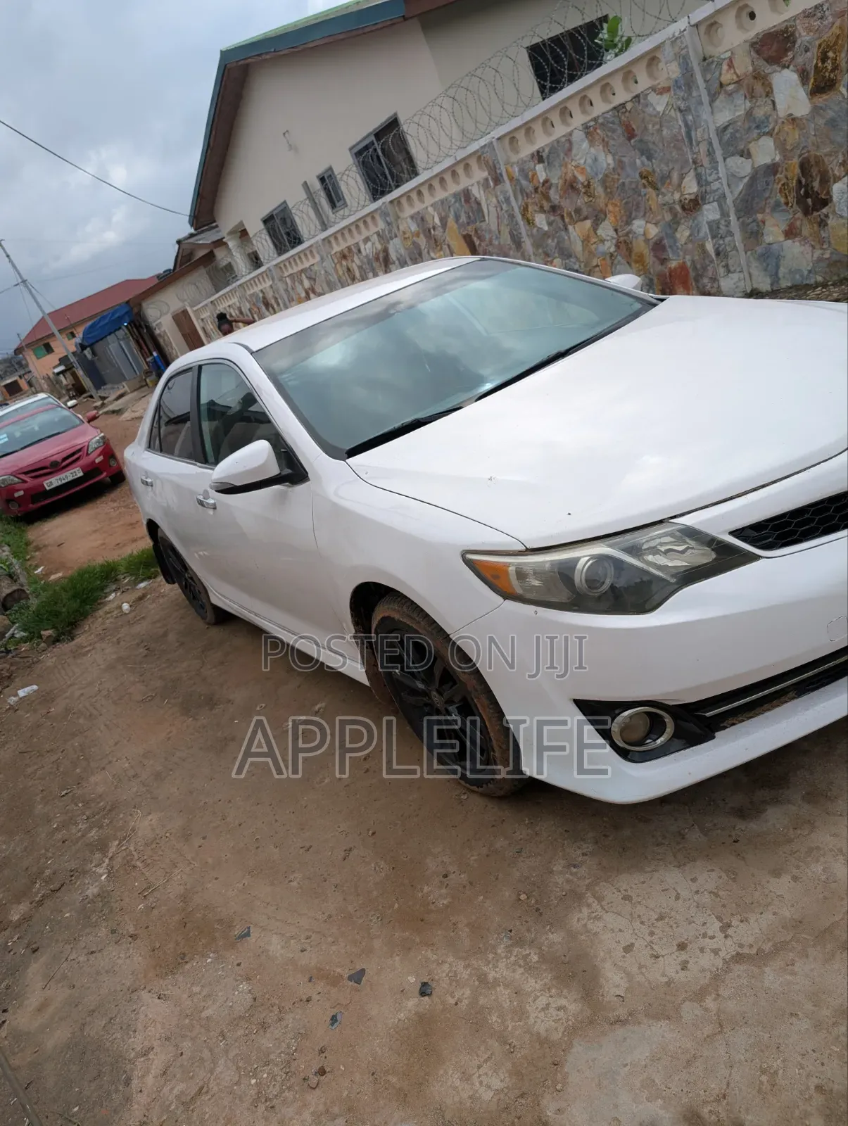Toyota Camry SE 4dr Sedan w/Prod. End 11/13 (2.5L 4cyl 6A) 2014 White