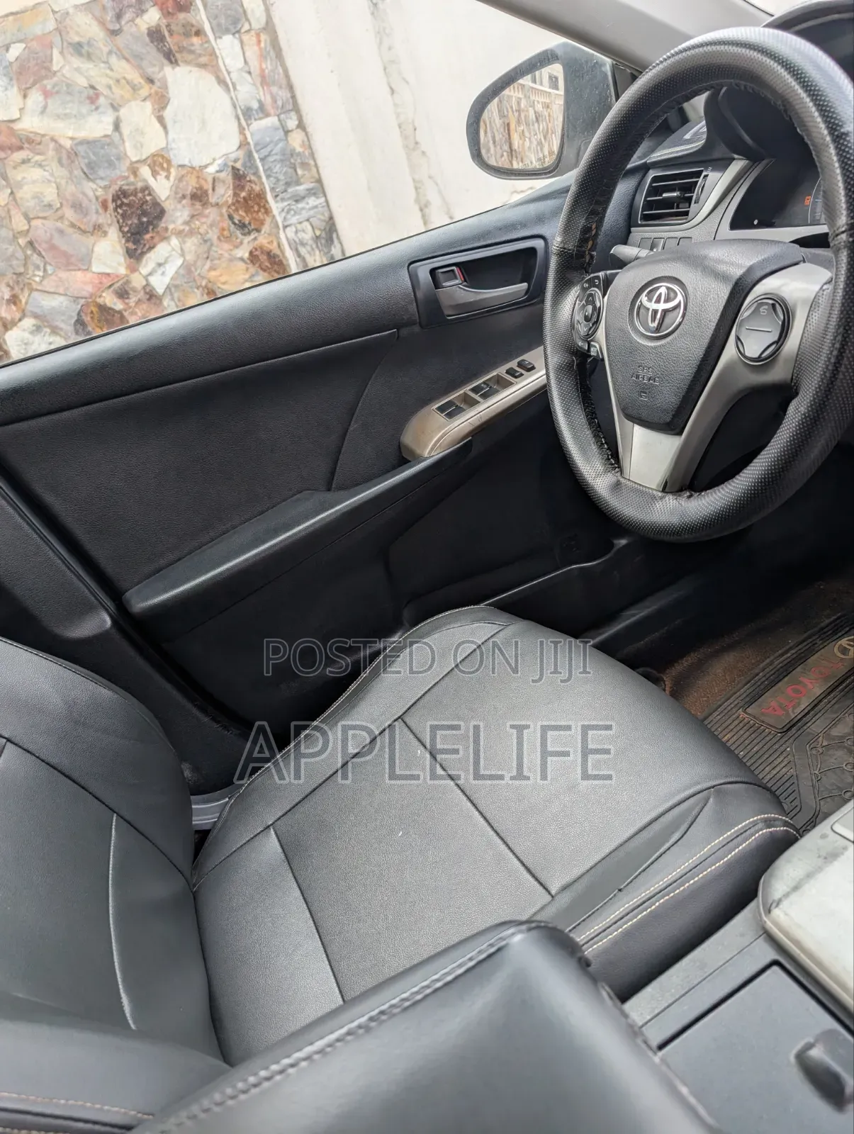 Toyota Camry SE 4dr Sedan w/Prod. End 11/13 (2.5L 4cyl 6A) 2014 White