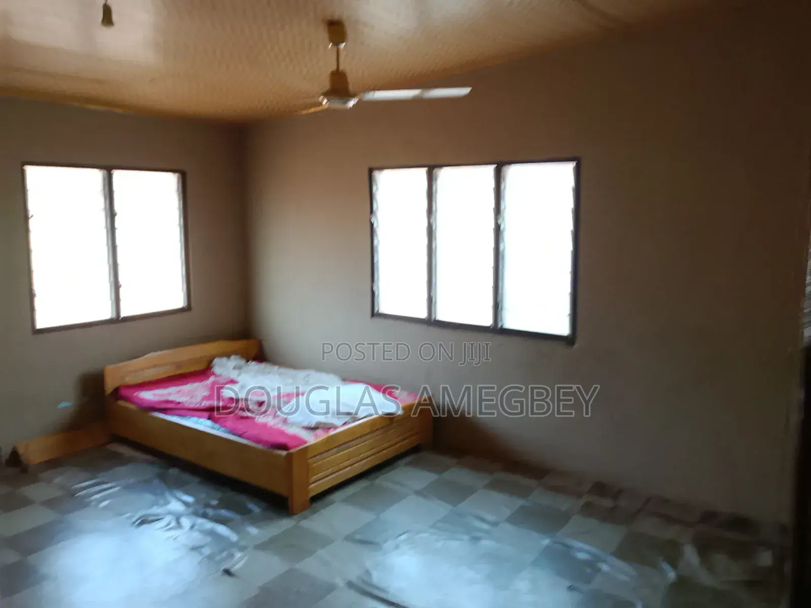 14bdrm House in Ketu South Municipal for sale