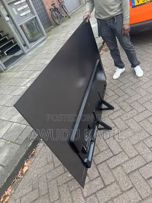 Samsung S90C 77-Inch QD-OLED TV (2023)