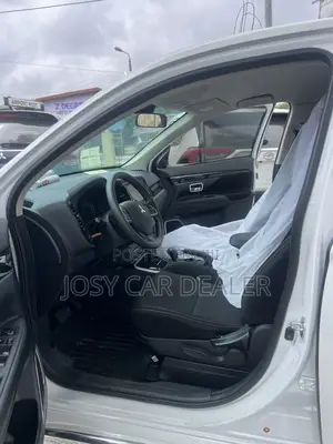 Mitsubishi Outlander ES 2022 White