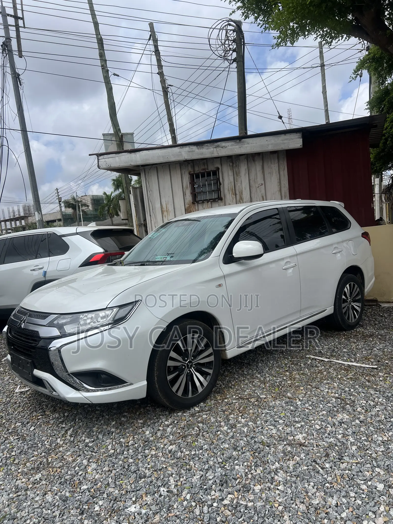 Mitsubishi Outlander ES 2022 White