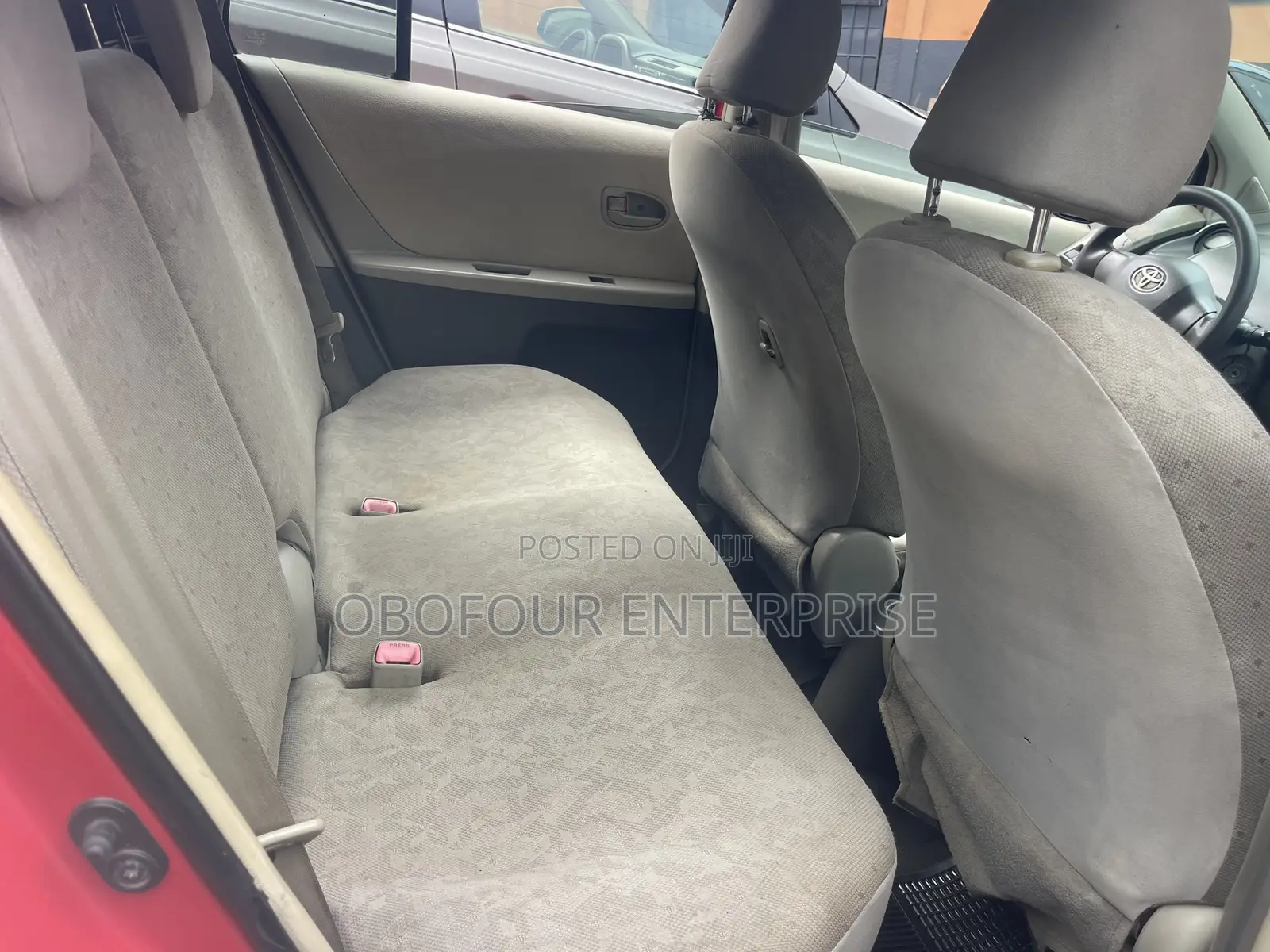 Toyota Vitz 1.3 FWD 5dr 2010 Red