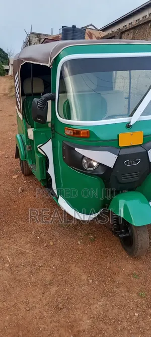 Bajaj RE 2025 Green