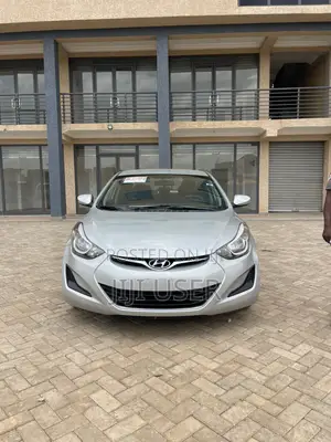 Hyundai Elantra 2016 Silver