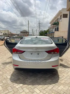 Hyundai Elantra 2016 Silver